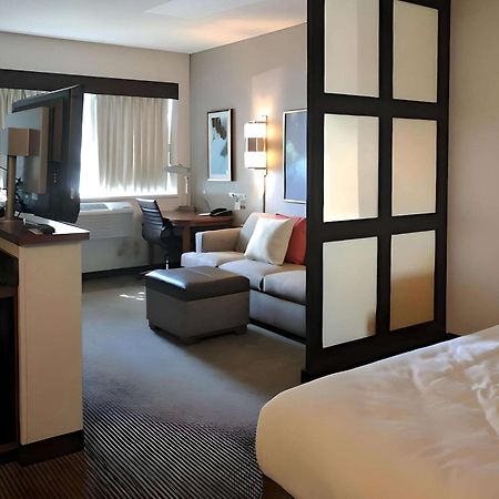 Comfort Suites Milwaukee West Kültér fotó