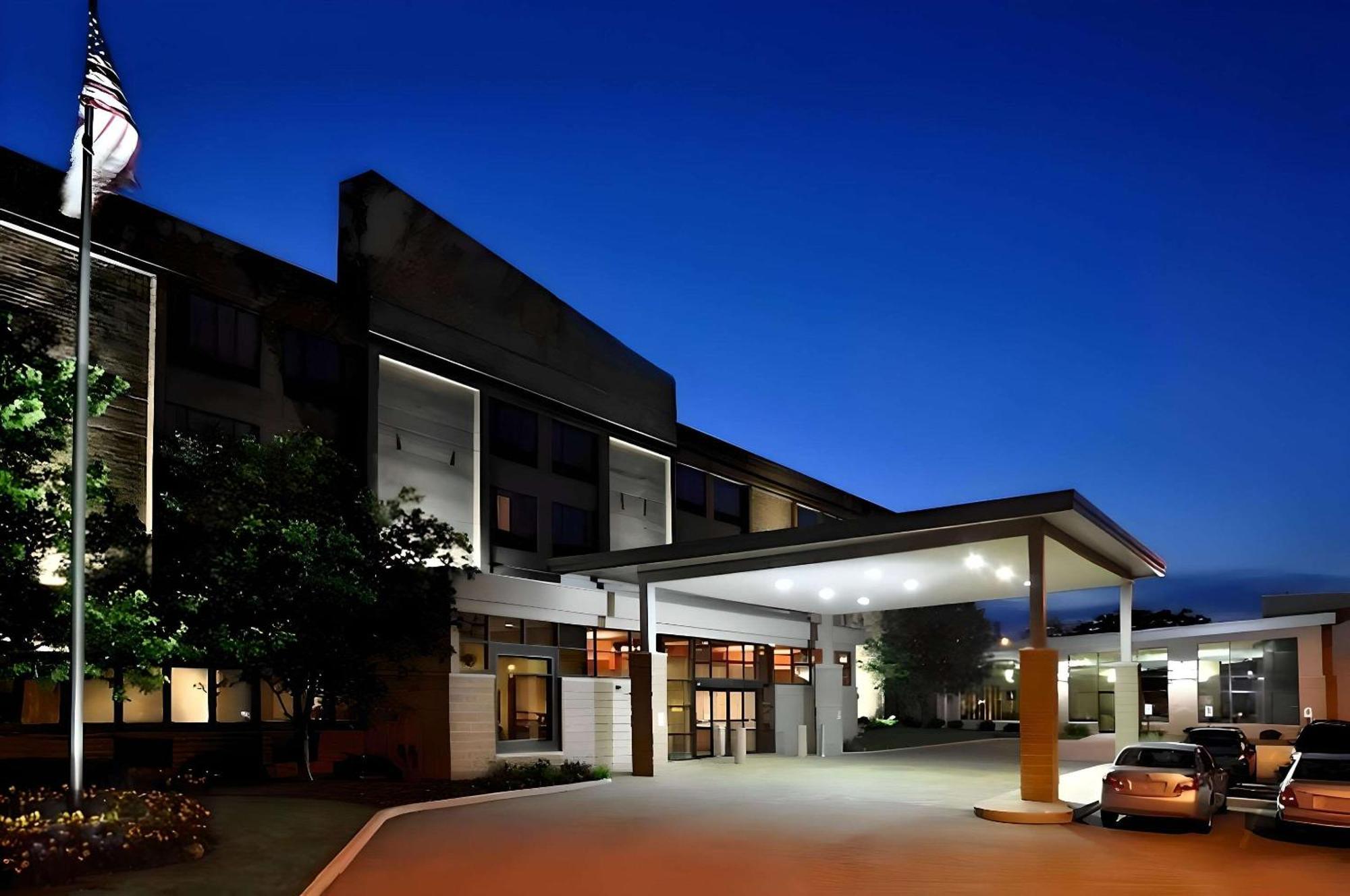 Comfort Suites Milwaukee West Kültér fotó