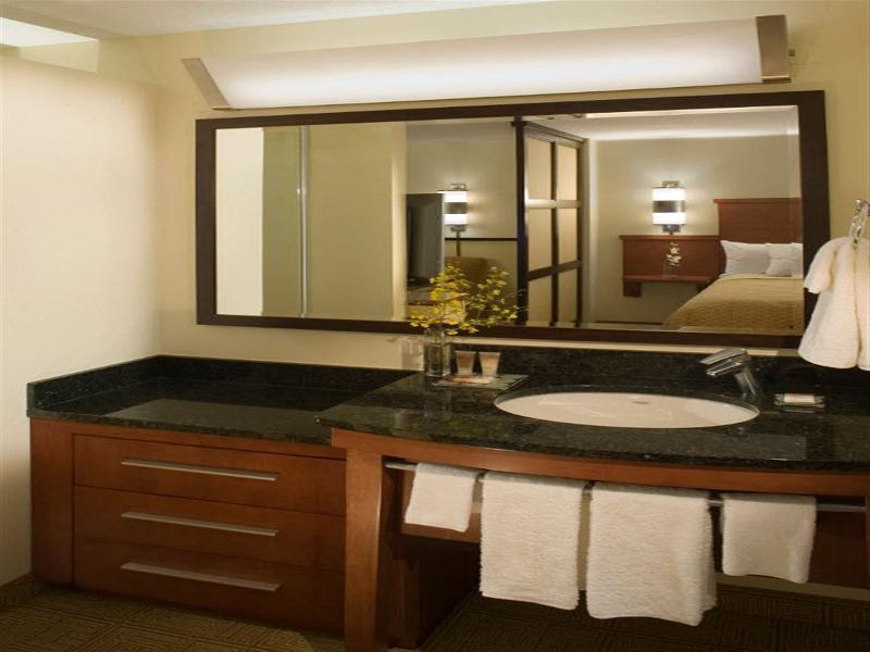 Comfort Suites Milwaukee West Beltér fotó