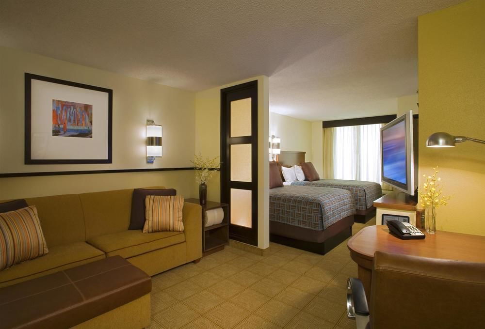 Comfort Suites Milwaukee West Kültér fotó